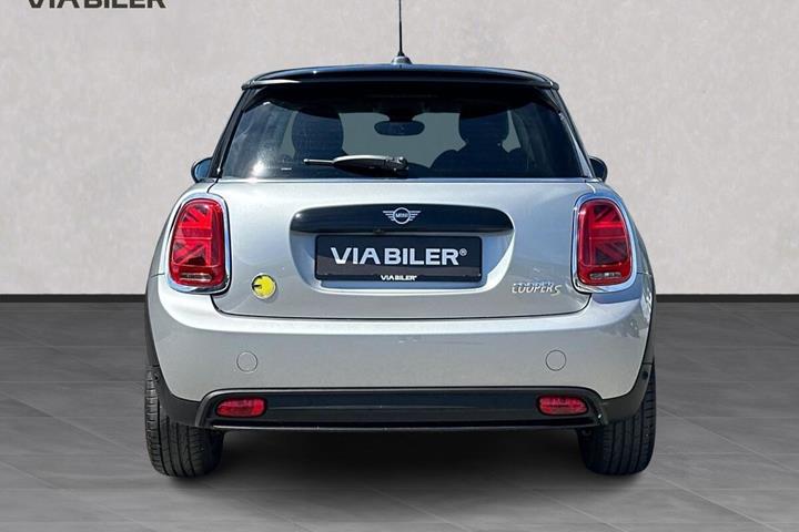 Grå Mini Cooper fra 2023