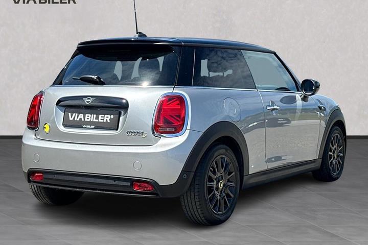 Grå Mini Cooper fra 2023