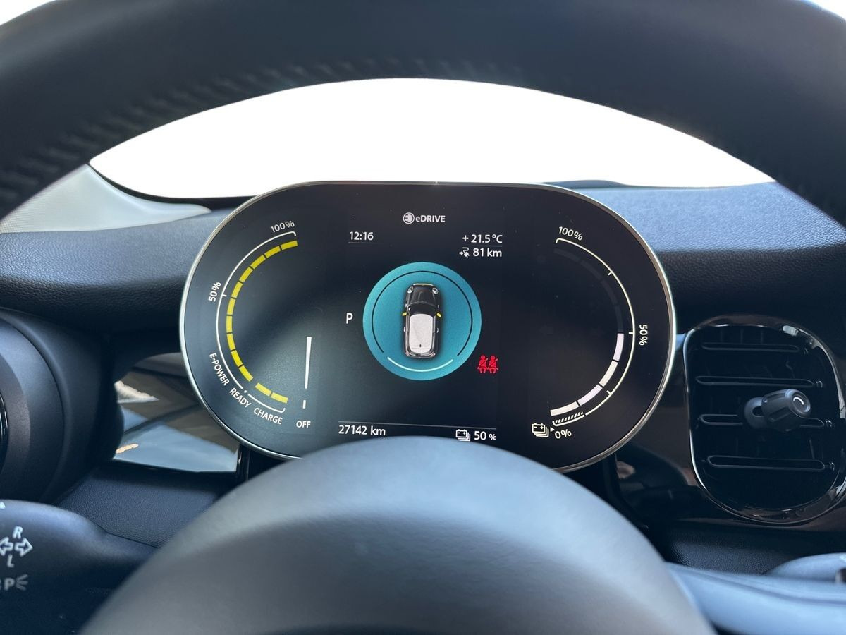 Grå Mini Cooper fra 2023