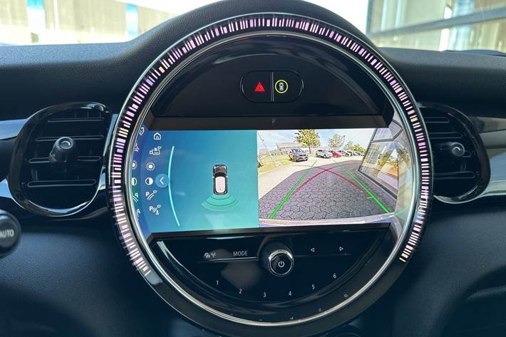 Grå Mini Cooper fra 2023