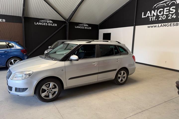 Sølv Skoda Fabia fra 2011