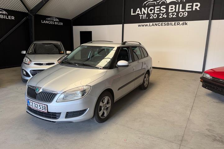 Sølv Skoda Fabia fra 2011