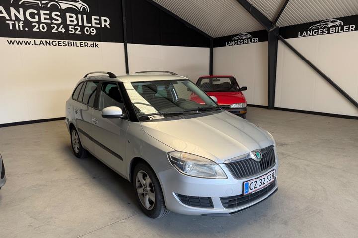 Sølv Skoda Fabia fra 2011