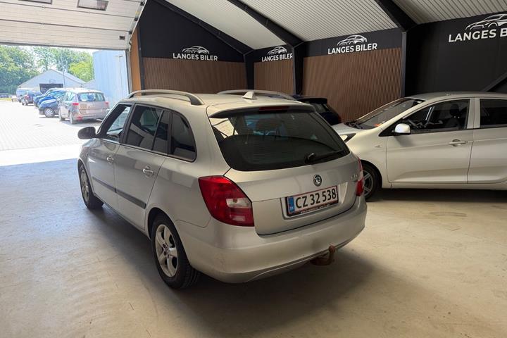 Sølv Skoda Fabia fra 2011