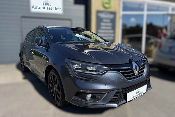 Grå Renault Megane IV fra 2018 set udefra