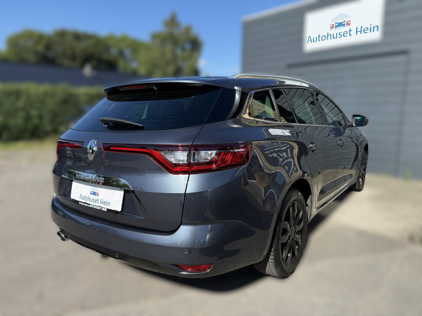 Grå Renault Megane IV fra 2018