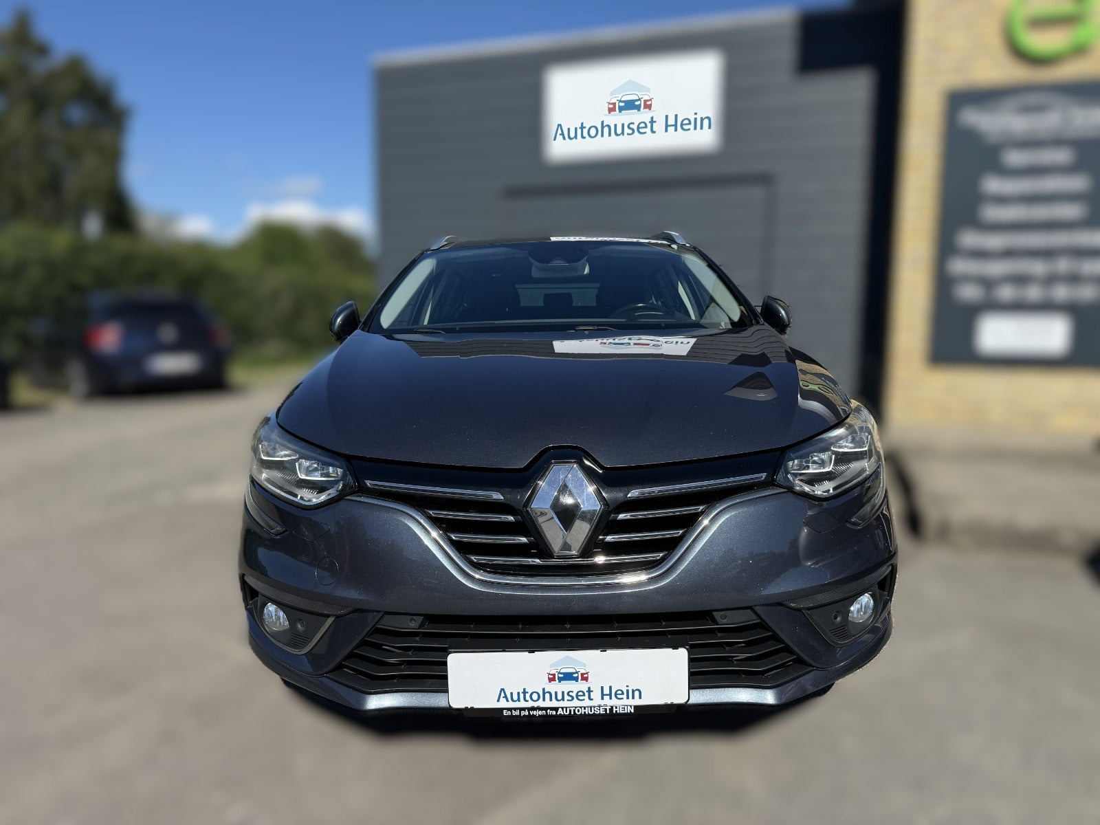 Grå Renault Megane IV fra 2018