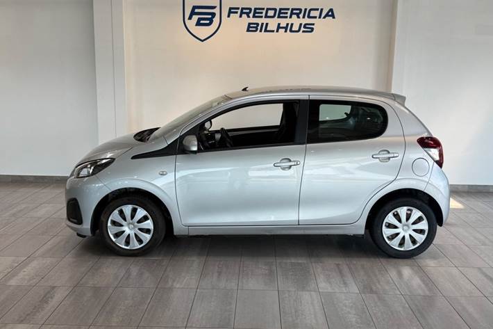 Grå Peugeot 108 fra 2017