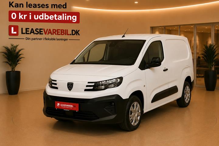 Hvid Peugeot Partner fra 2024 set udefra