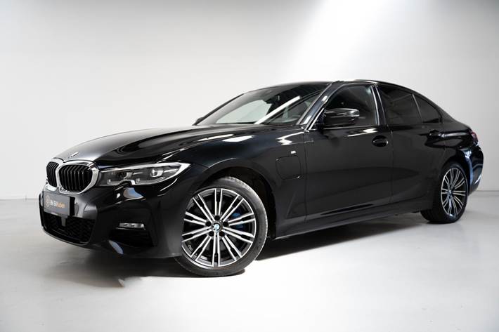 undefined BMW 330e fra 2021