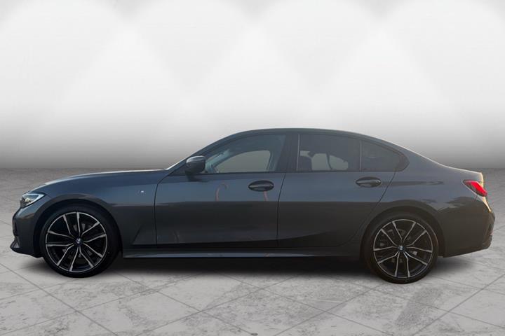 Grå BMW 320i fra 2019