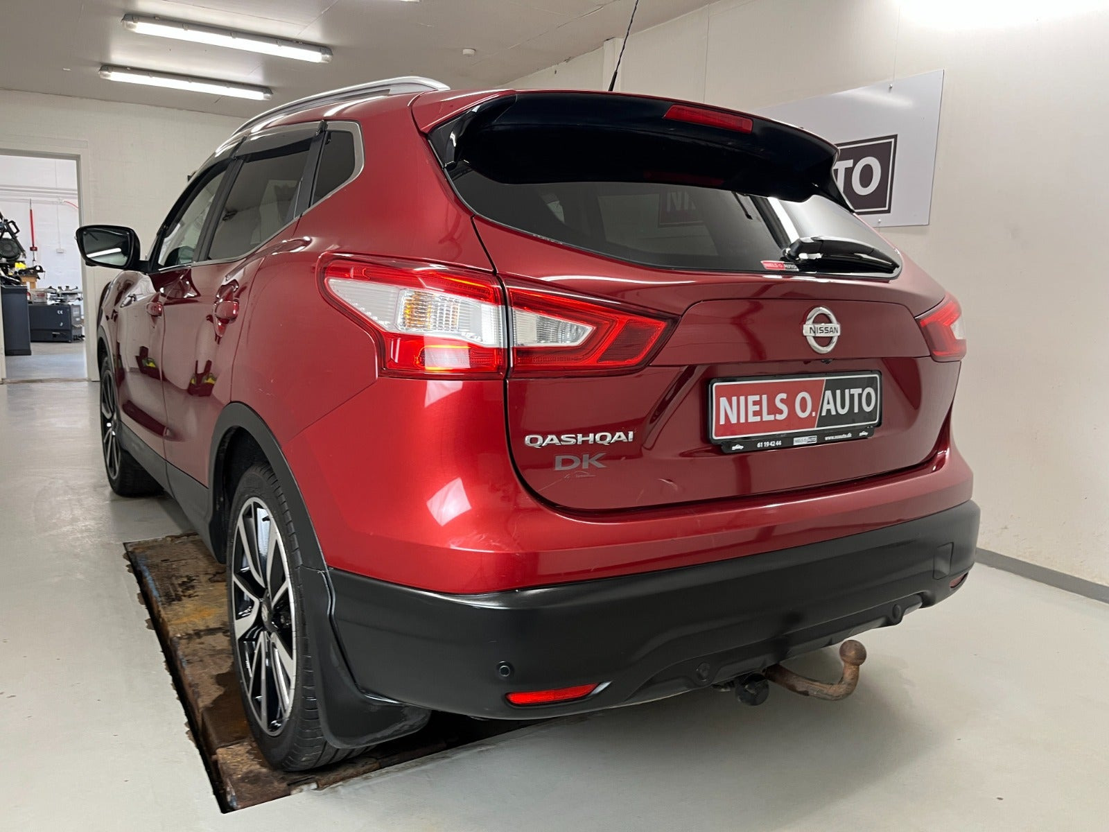 Grå Nissan Qashqai fra 2014