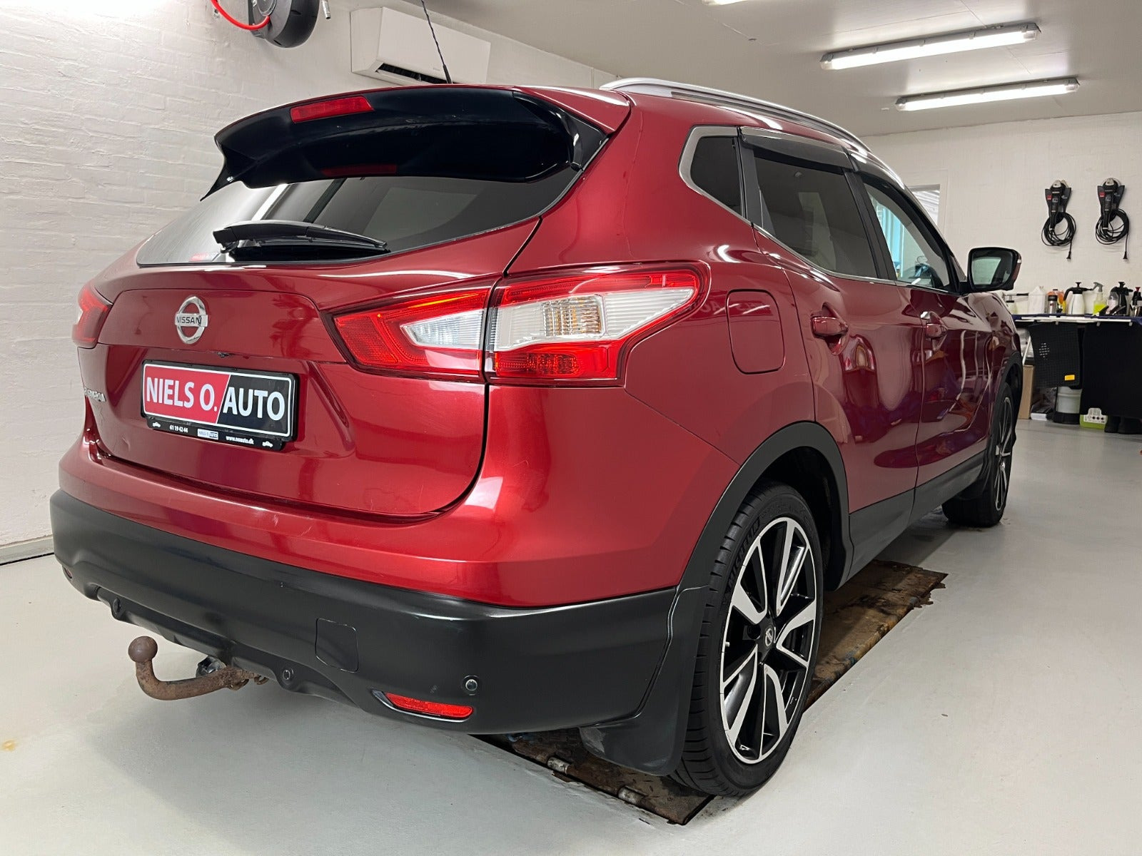 Grå Nissan Qashqai fra 2014