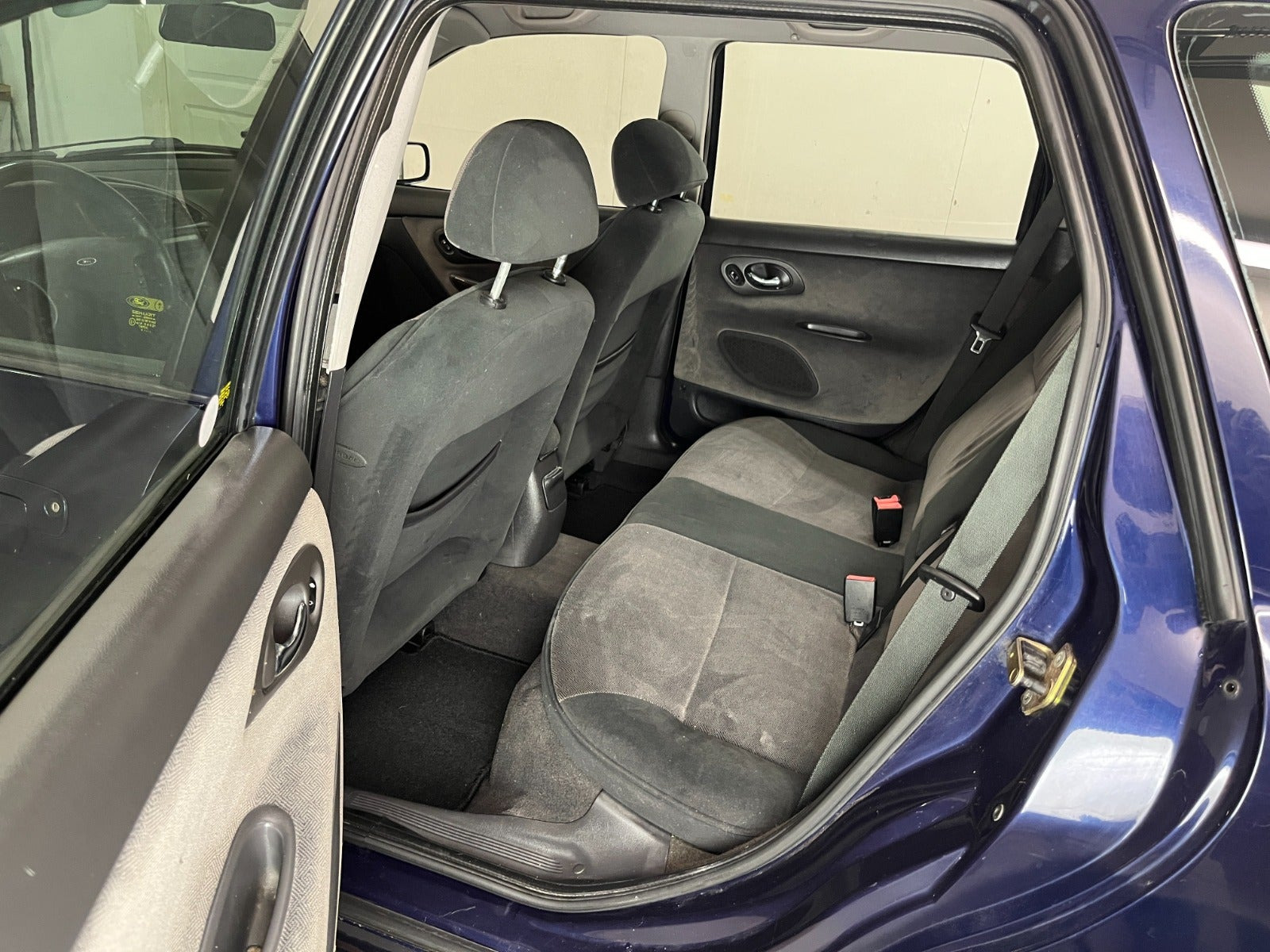 Blå Ford Mondeo fra 2000