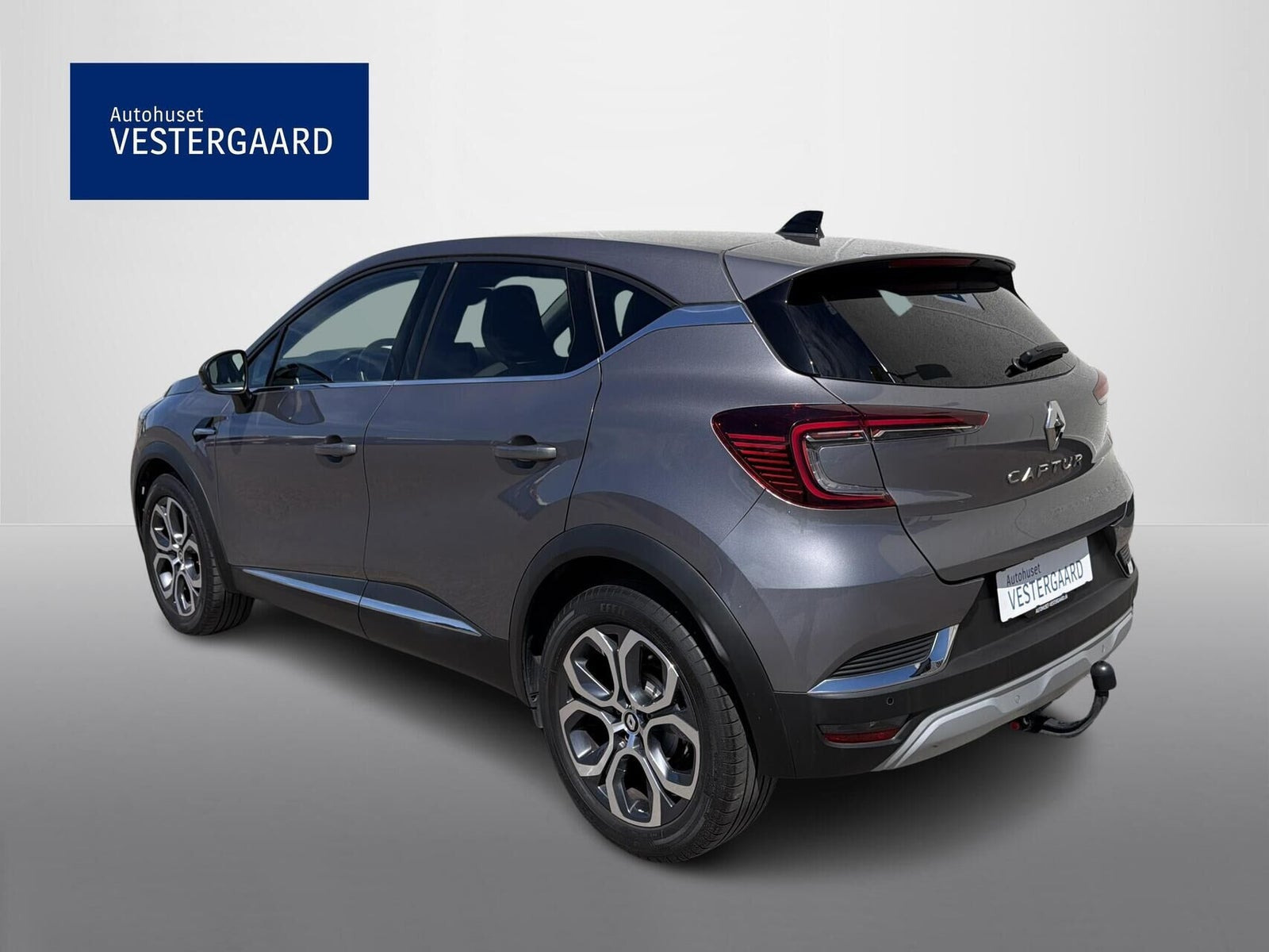 Beige Renault Captur fra 2023