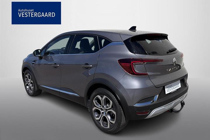 Beige Renault Captur fra 2023