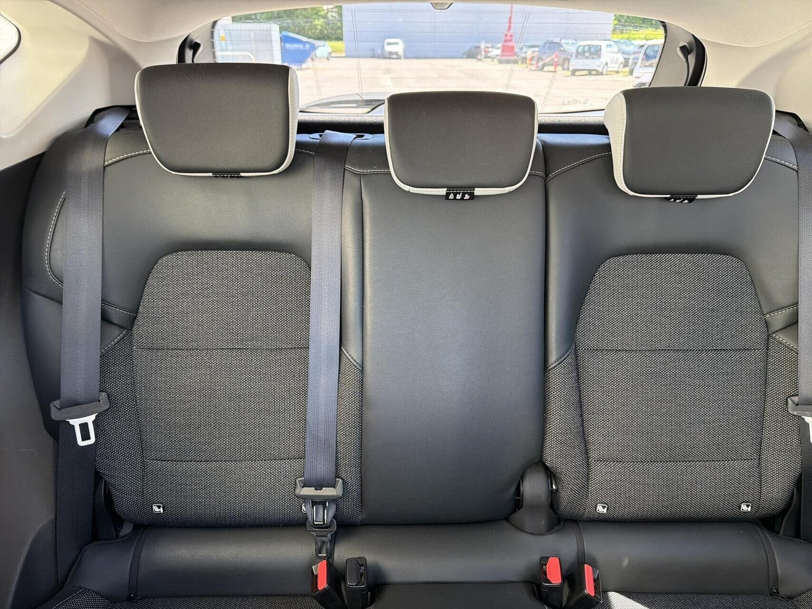Beige Renault Captur fra 2023