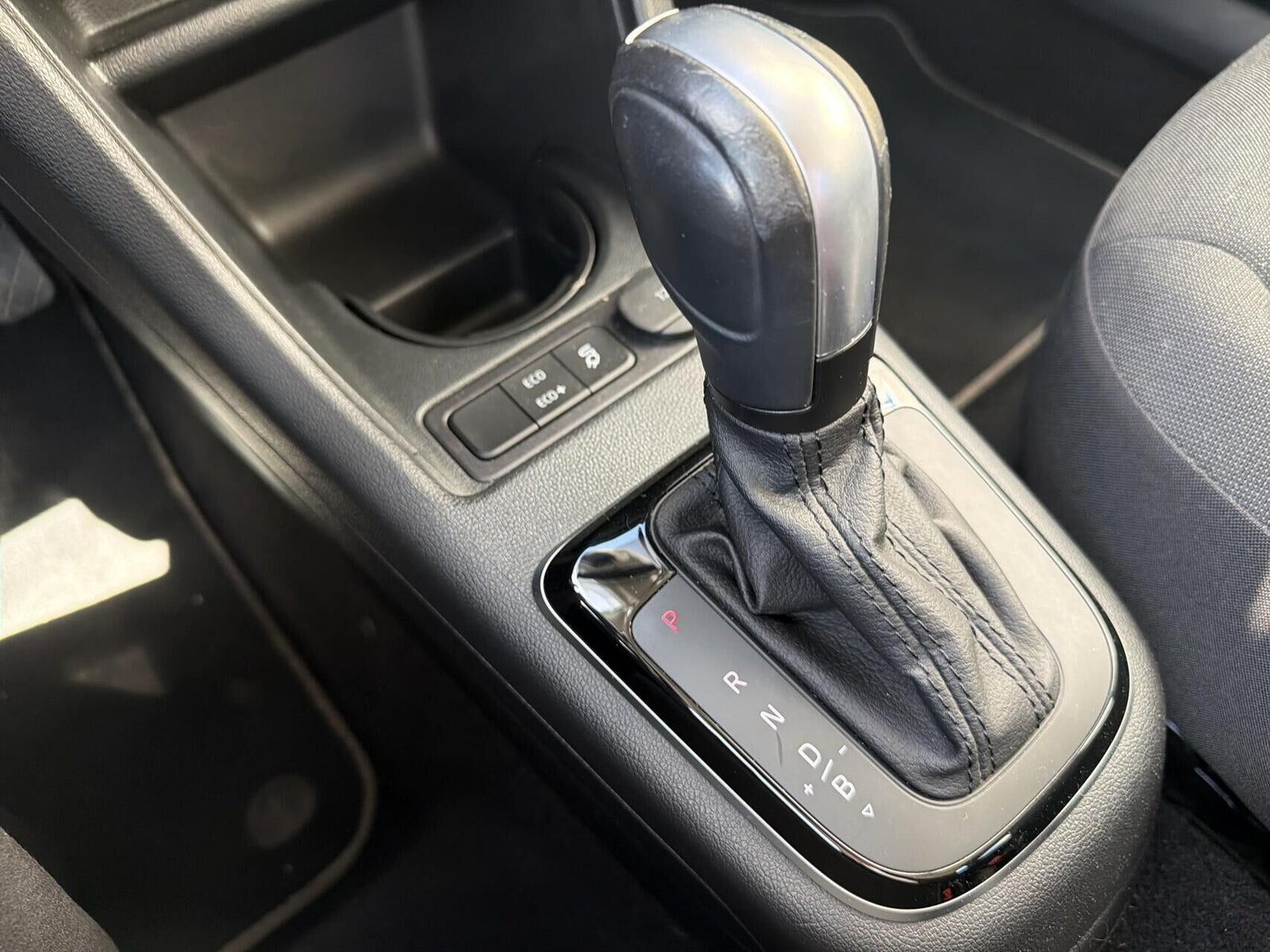 Hvid VW E-UP! fra 2021