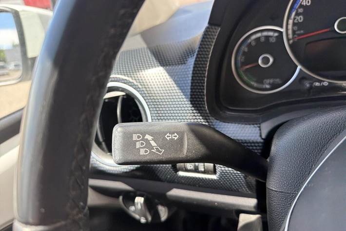Hvid VW E-UP! fra 2021