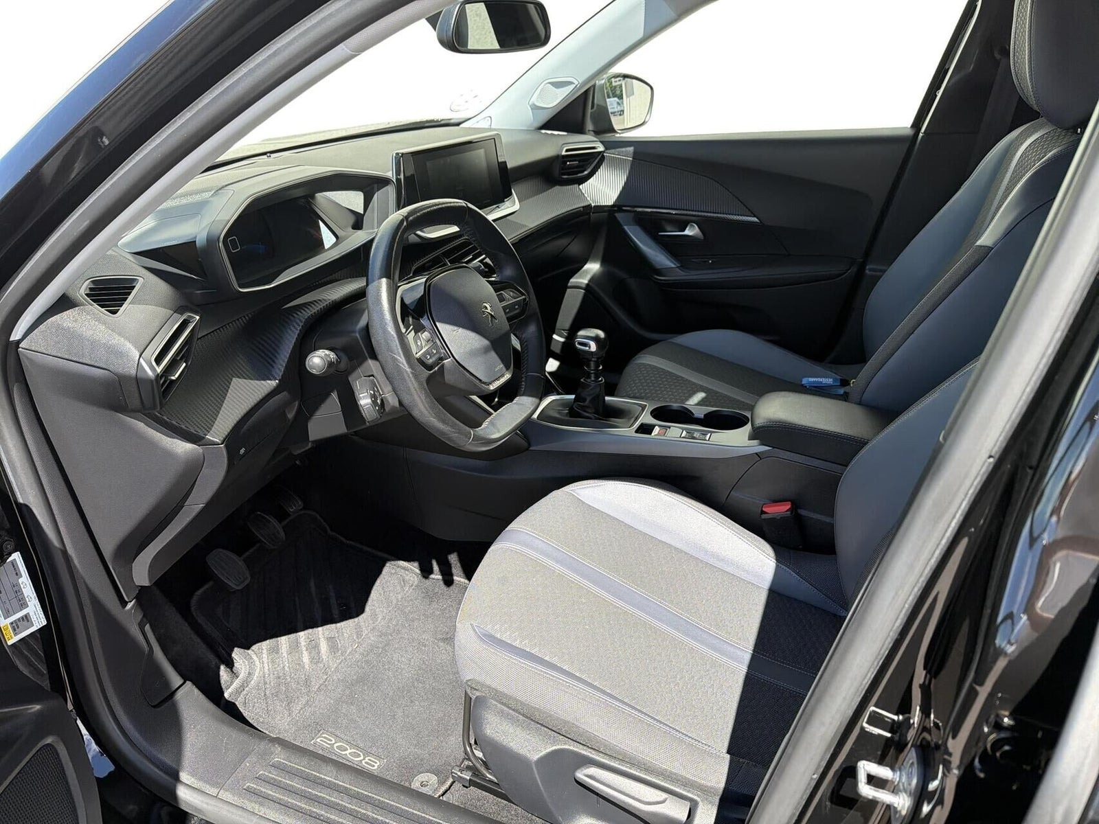 Sort Peugeot 2008 fra 2020