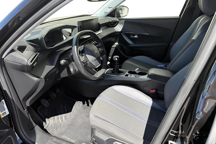 Sort Peugeot 2008 fra 2020
