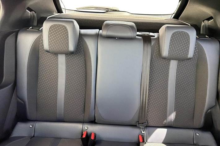 Sort Peugeot 2008 fra 2020