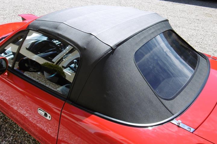 Rød Mazda MX-5 fra 1994
