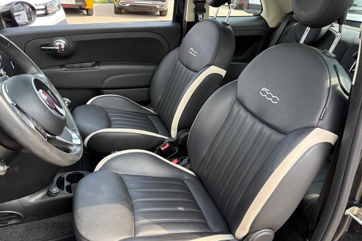 Rød Fiat 500 fra 2018