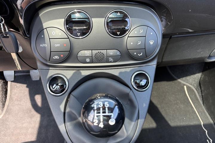 Rød Fiat 500 fra 2018