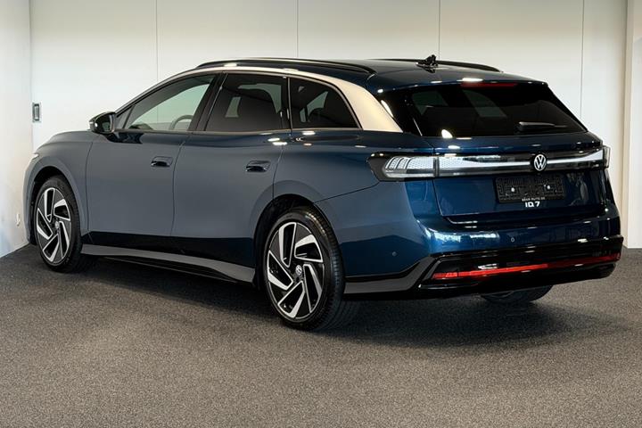 Blå VW ID.7 fra 2025