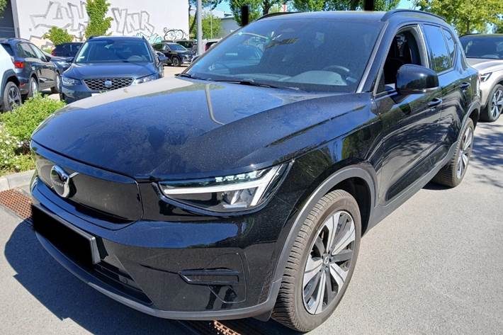 Sort Volvo XC40 fra 2023