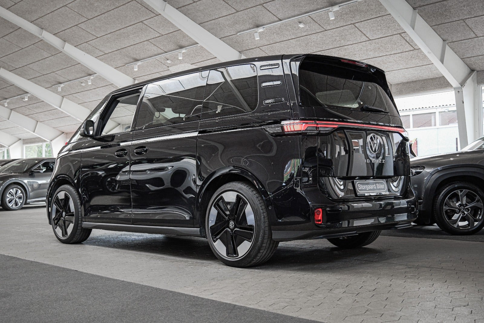 Sort VW ID.Buzz fra 2023