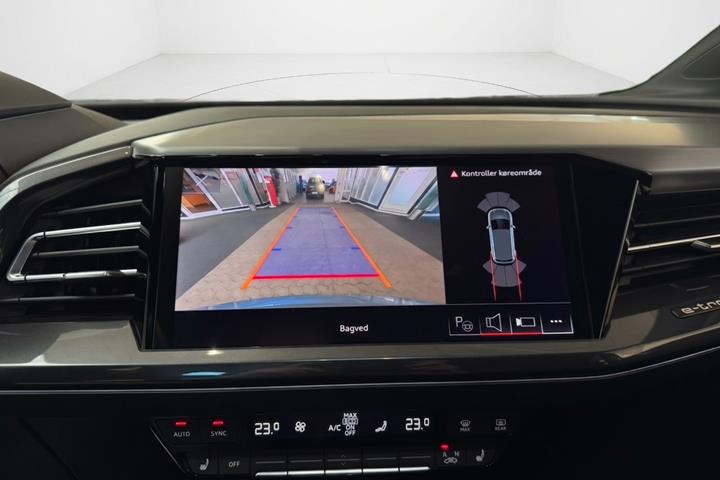 Blå Audi Q4 e-tron fra 2023