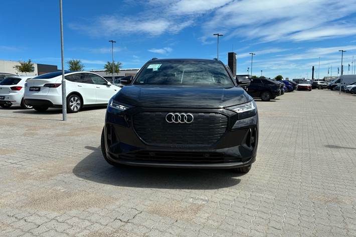 Sort Audi Q4 fra 2026