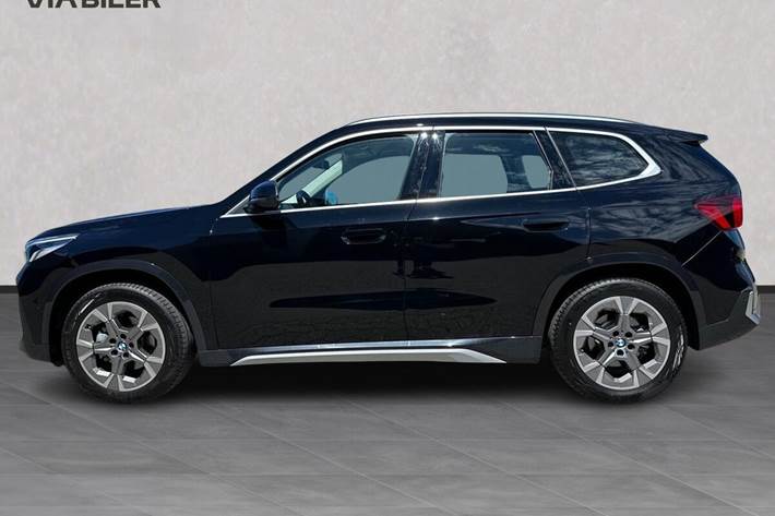Sort BMW iX1 fra 2025