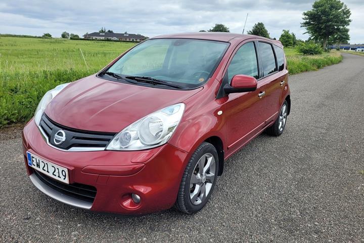 undefined Nissan Note fra 2011 set udefra