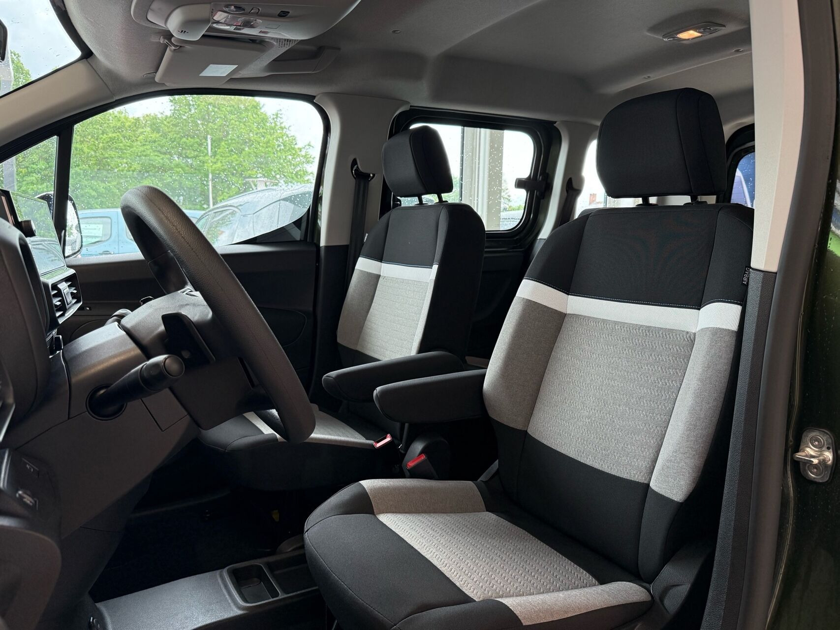 Grøn Citroën ë-Berlingo fra 2025