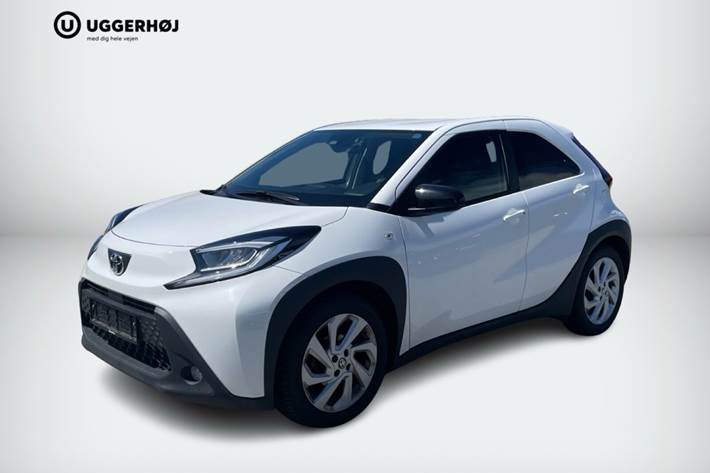 Hvid Toyota Aygo X fra 2023 set udefra