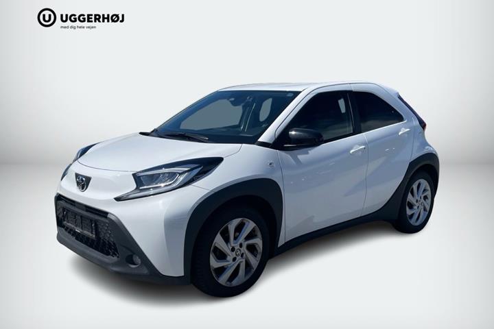 Hvid Toyota Aygo X fra 2023 set udefra