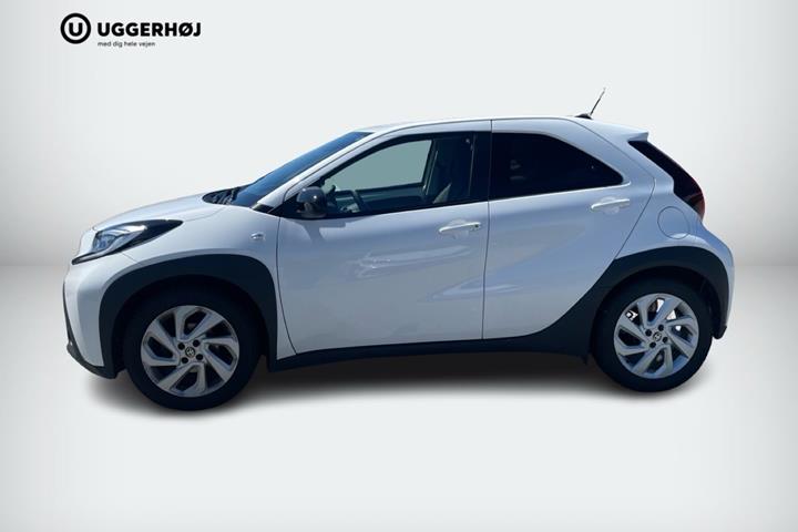 Hvid Toyota Aygo X fra 2023