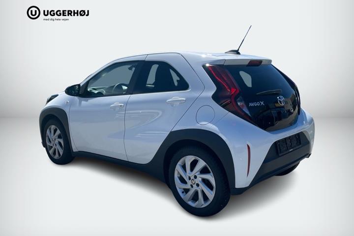 Hvid Toyota Aygo X fra 2023