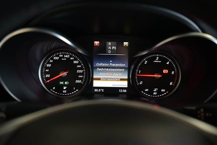 Hvid Mercedes GLC250 d fra 2017