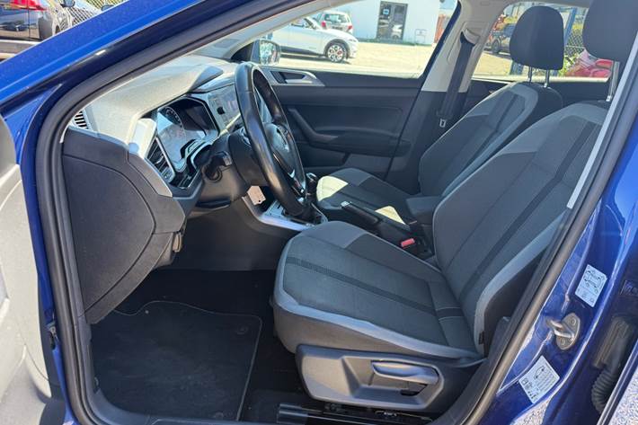 Blå VW Polo fra 2018