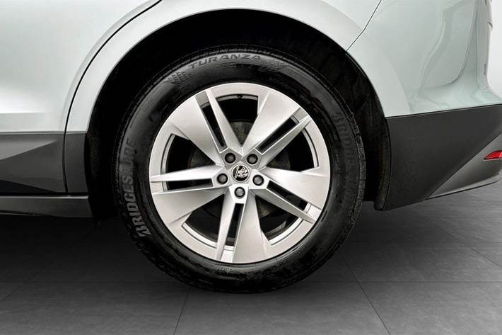 Sølv Skoda Enyaq fra 2025