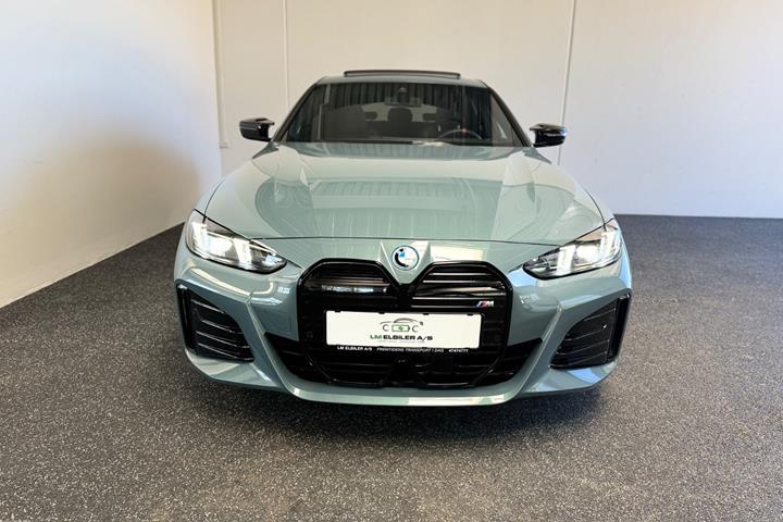 Grøn BMW i4 fra 2025