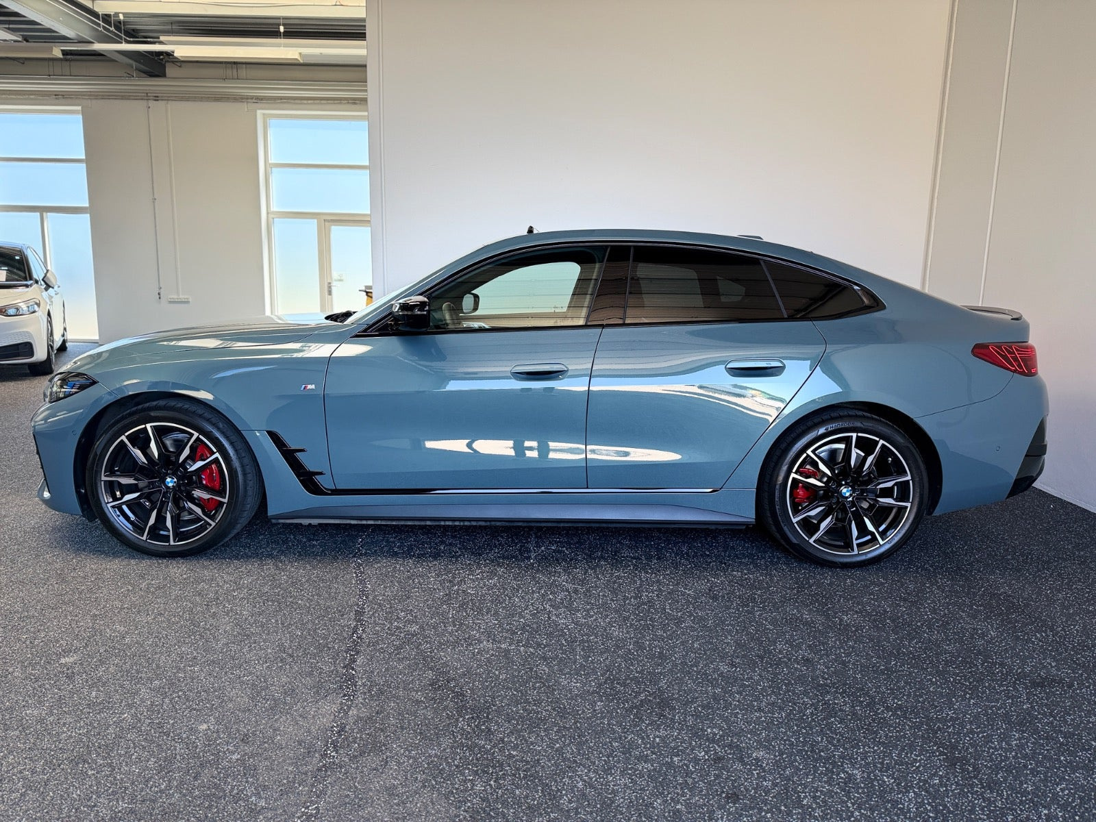Grøn BMW i4 fra 2025