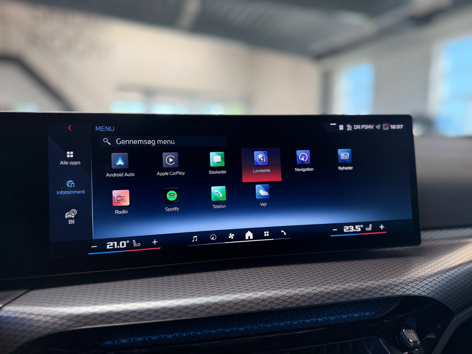 Grøn BMW i4 fra 2025