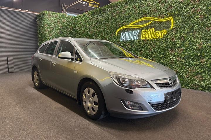 undefined Opel Astra fra 2011 set udefra