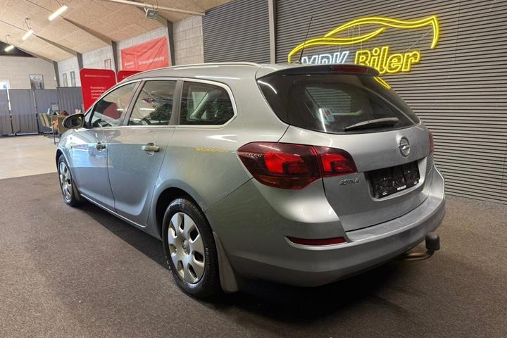 undefined Opel Astra fra 2011