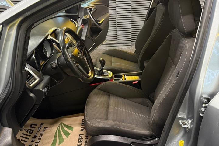 undefined Opel Astra fra 2011